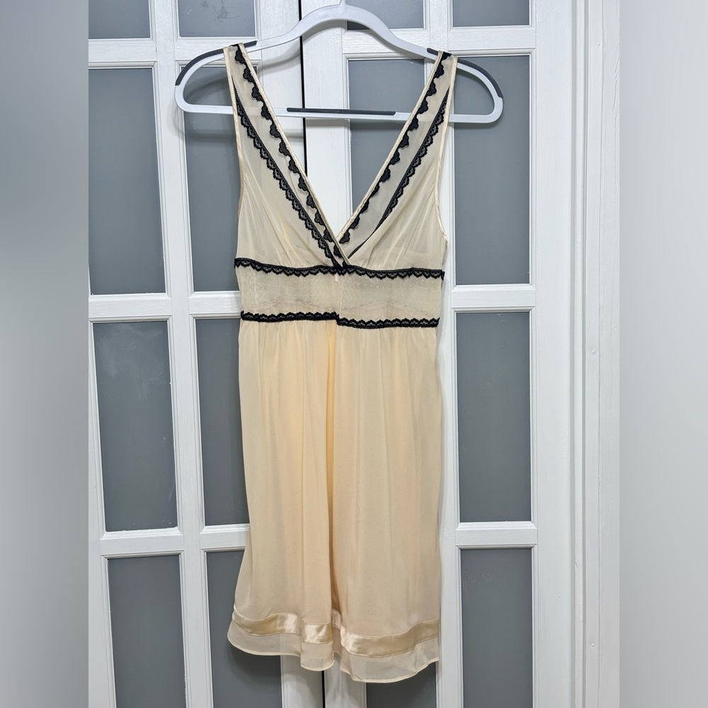 Victoria’s Secret ANGELS Lace Chiffon Nightgown Size Small Cream Black Lingerie